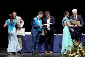 132 estudiants participen en l’acte de graduació de les titulacions del Campus d’Ontinyent