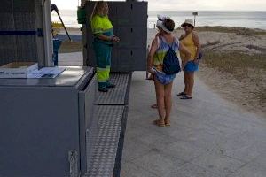 El punto limpio móvil informatizado comienza su servicio en Arenales del Sol durante el verano