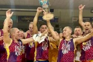 Un equipo integrado por varios calpinos se proclama Campeón de Europa de Baloncesto de Veteranos