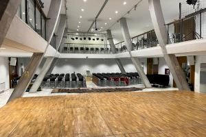 Crevillent inicia las obras de accesibilidad del escenario del Salón de Actos de la Casa Municipal de Cultura “José Candela Lledó”