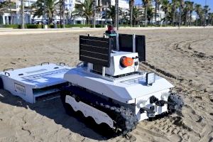 València estrena 'PlatjaBot', el primer robot limpiaplayas intel·ligent del món