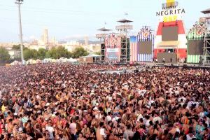 Refuerzo del servicio de autobús durante el Reggaeton Beach Festival, que también contará con parada de taxis junto al recinto