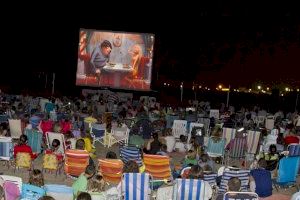 La Diputació de València porta el cinema a 19 platges de la província este estiu