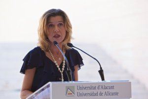 El acto inaugural de los Cursos de Verano Rafael Altamira de la UA, broche final del 125 aniversario de la Extensión Universitaria