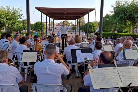 Andrés Valero-Castells dirige por primera vez a la Banda Municipal de Castelló con el programa ‘Concert per a dos reines’