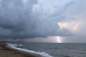 Nou avís de l'AEMET: tempestes d'intensitat, vent i graníssol en punts de la Comunitat Valenciana