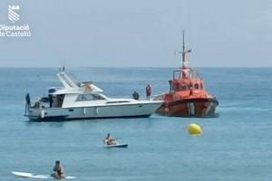 Movilizados los bomberos por fuegos en un yate en Peñíscola y en un varadero en Benicarló