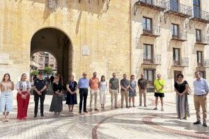 Elche se suma a la condena del asesinato de una mujer en Villena con un minuto de silencio