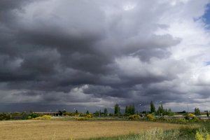 Martes soleado sin descartar tormentas aisladas en la Comunitat Valenciana como preludio a los avisos por calor del miércoles