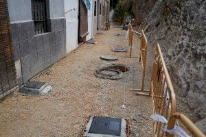 L’Ajuntament millora l’entorn urbà del carrer Menor Cuesta amb el canvi de paviment