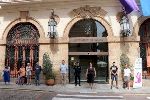 Sagunt guarda un minut de silenci pels presumptes assassinats masclistes ocorreguts a Villena i Màlaga