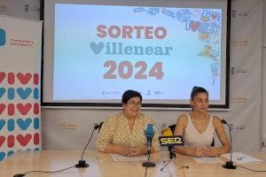 Encarna Hernández, ganadora de los 2.000 euros de la VI Edición de la campaña Villenear de promoción del comercio local