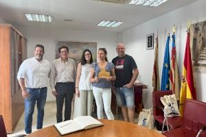 Miembros del equipo de Gobierno de Buñol reciben a representantes del Conseil Municipal de La Ville de Rungis (Francia)