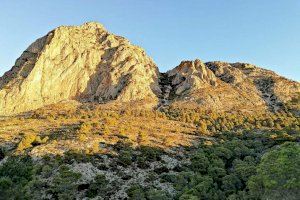 Descubre las vías más destacadas para hacer escalada en Alicante