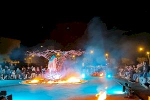 L'espectacle de teatre, foc i dansa de la companyia castellonenca Visitants, recorrerà este estiu Andalusia, Múrcia i la C. Valenciana