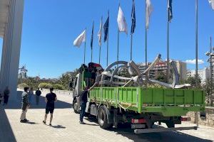 Una escultura con vidrio reciclado evoca en el Palau de la Música la conciencia ecológica de la ciudad