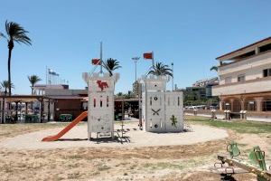 El Ayuntamiento de La Pobla de Farnals sustituye los juegos del parque del Paseo Colón