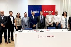 Labora firma un protocolo de colaboración con UNEmadera para potenciar la formación profesional en el sector de la madera