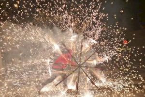 Un bando del alcalde recoge las recomendaciones para participantes y vecinos durante el “correfocs” de la noche de mañana en El Campello