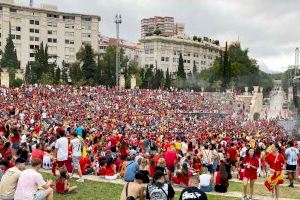 4.000 personas siguen en l’Aigüera de Benidorm la final de la Eurocopa en un ambiente lúdico y de celebración