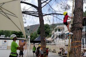 El Paratge de Sant Josep se convierte en el epicentro del verano en la Vall d'Uixó: fiesta, conciertos, hinchables y mucha agua