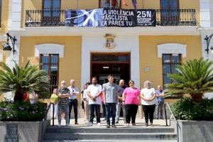 Minuto de silencio en Burjassot, tras un fin de semana trágico para la lucha contra la violencia machista