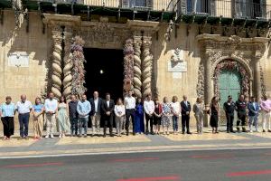 Alicante guarda tres minutos de silencio para condenar los últimos asesinatos por violencia de género