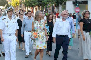 El Campello inunda de flores a la Virgen el Carmen en las fiesta de su centenario