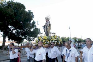 GALERIA | Burriana venera a la Virgen del Carmen en el emotivo traslado