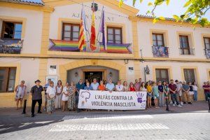 L’Alfàs guarda un minuto de silencio por las últimas víctimas mortales por violencia de género