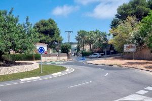 Concluyen las obras de mejora de la seguridad vial en la rotonda del Camí Cabanes y Travesía de Cansalades