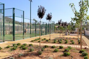 Tres noves pistes de pàdel amb graderies i zona enjardinada a Benitatxell