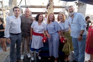 Villajoyosa celebra la festividad de la Virgen del Carmen con la típica procesión marinera frente a la costa