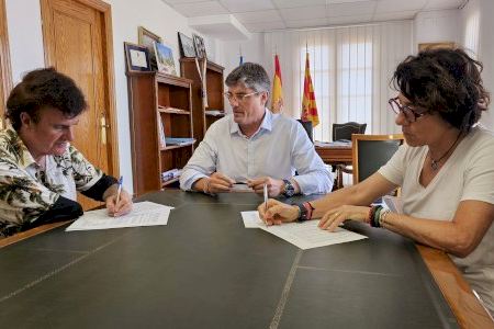 El Ayuntamiento de Villajoyosa y la asociación de comerciantes Vilacomerç firman un convenio de colaboración para promover el comercio local