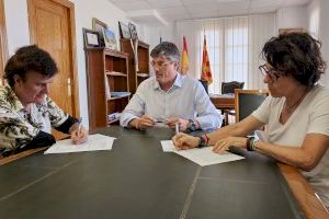 El Ayuntamiento de Villajoyosa y la asociación de comerciantes Vilacomerç firman un convenio de colaboración para promover el comercio local