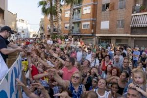 Manises celebra un any més la Cavalcada Internacional de la Ceràmica