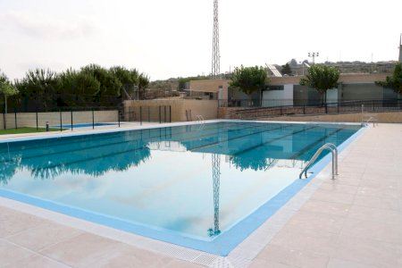 Tanquen la piscina d'un poble de la Comunitat Valenciana per una desagradable troballa