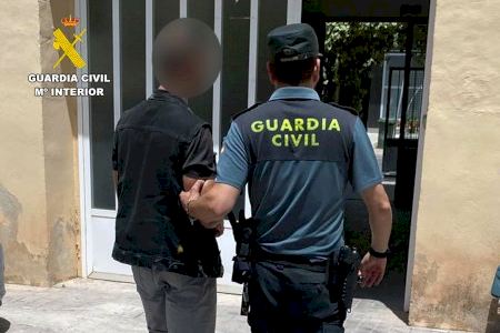Un experto en desactivar alarmas y clonar llaves se camufla para robar una veintena de vehículos industriales en Alicante