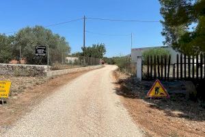 El Ayuntamiento de Les Useres inicia los trabajos para renovar y pavimentar el Camino Garrofera