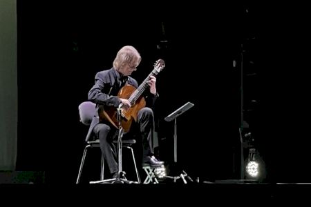 El Festival Internacional de Guitarra de Petrer dedica el Premio de Honor de la 27 edición al guitarrista australiano Jhon Williams