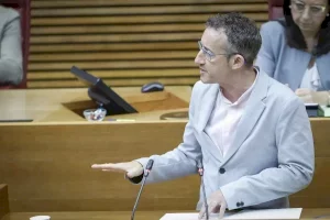 El PSPV-PSOE denuncia que con Mazón y Rovira “volvemos a una educación propia de la Guerra Civil”