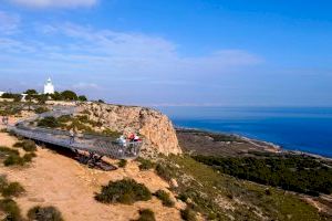 El mirador del faro de Santa Pola ya es totalmente accesible para personas con movilidad reducida