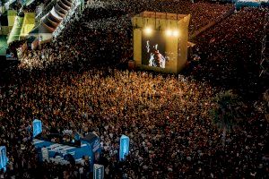 El festival Zevra encara su jornada más multitudinaria para combatir el calor con la mejor música