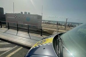 Rescatan a tres jóvenes en peligro en la playa de Oropesa