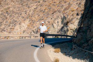 El influencer y atleta de ultra resistencia Sergio Turull llega a Valencia dentro de su reto solidario de “Tarifa a Cap de Creus corriendo”