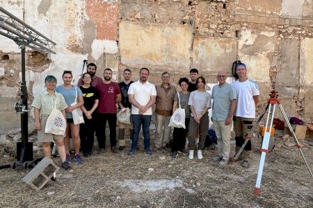 Un campo de voluntariado arqueológico internacional dibuja la historia de Manises a través de la cerámica