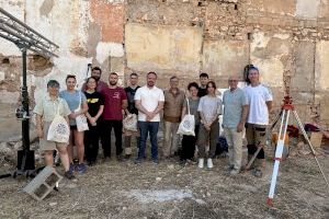 Un campo de voluntariado arqueológico internacional dibuja la historia de Manises a través de la cerámica