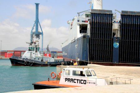 Las nuevas bonificaciones del Puerto de Alicante atraen una nueva línea de mercancía rodada con Libia