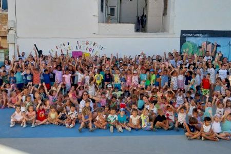 Alrededor de 400 niños y niñas participan en les Escoles d’Estiu municipales