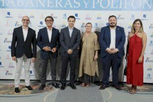 La delegada del Consell en Alicante asiste a la gala inaugural del Certamen Internacional de Habaneras de Torrevieja